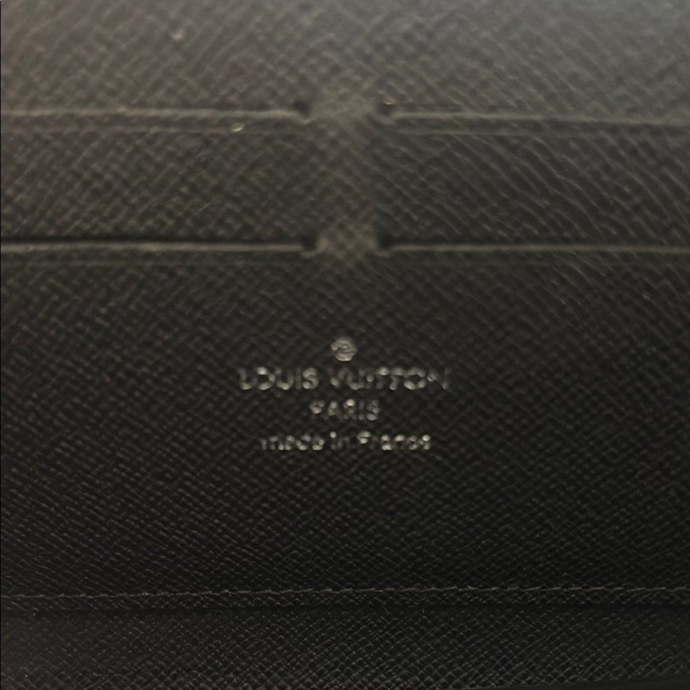 Louis Vuitton Black Epi Zippy Wallet - Picture 4 of 11